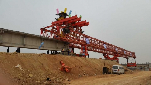 200t-50鐵路架橋機